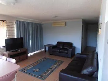 Beachside Court Holiday Apartments Caloundra 3*,