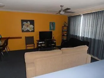 Aparthotel Beachside Court Holiday Apartments Caloundra