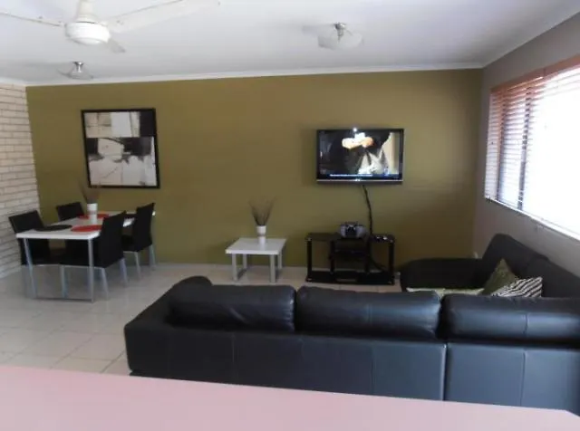 Aparthotel Beachside Court Holiday Apartments Caloundra